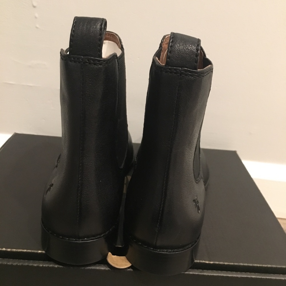 ‼️ FRYE Anna Chelsea Leather Boot - Picture 3 of 4